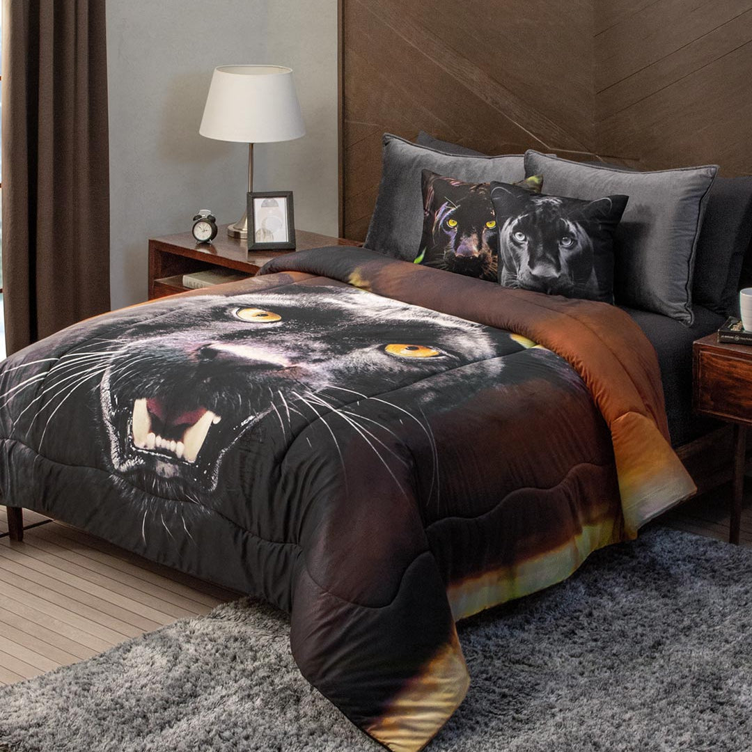 El Cobertor Black Panther, es ideal para vestir tu cama con el mejor diseño en temporadas menos frias, con suave flannel, tiene la calidez y suavidad perfectos. Puedes lavarlo en casa siguiendo las instrucciones de lavado de la etiqueta.